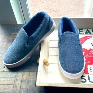 Young girls faux blue jean slip on shoes